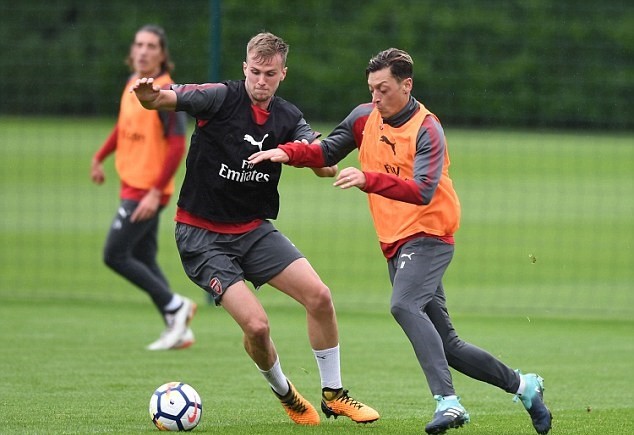 Arsenal đón một Sanchez 'sung sức, vui tươi' trở lại sân tập - Bóng Đá