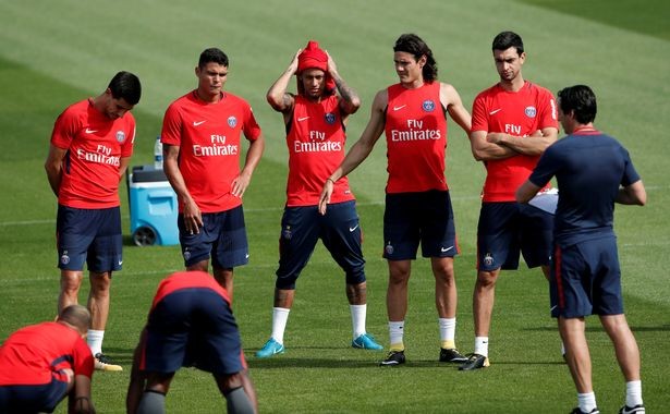 Mặc kệ Barca, Neymar lao vào tập luyện - Bóng Đá