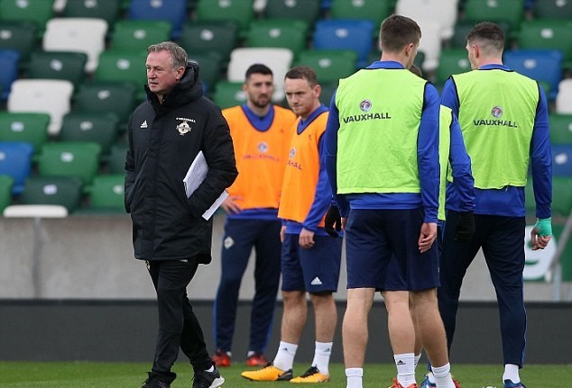 Cựu sao M.U tập sung sức, quyết giúp Bắc Ireland giành vé World Cup - Bóng Đá