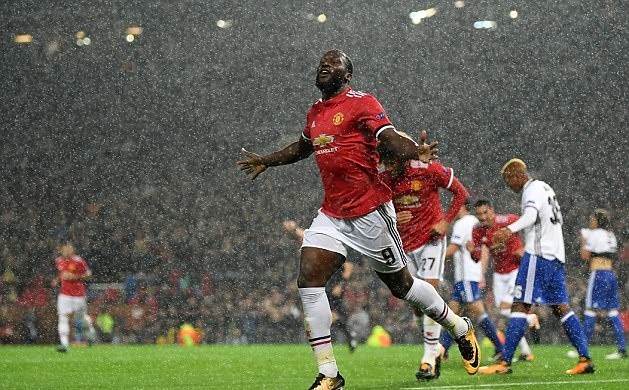 Lukaku tươi tắn dạo phố sau khi 'mở hàng' ở Champions League - Bóng Đá