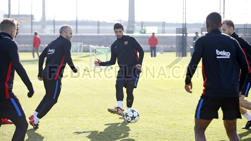 Messi và dàn sao Barca tươi rói trên sân tập, chờ hạ Juventus - Bóng Đá