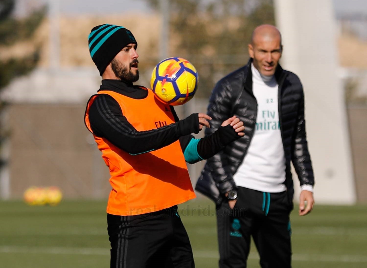 CHÙM ẢNH: Real Madrid đón dàn sao khủng trở lại tập luyện - Bóng Đá