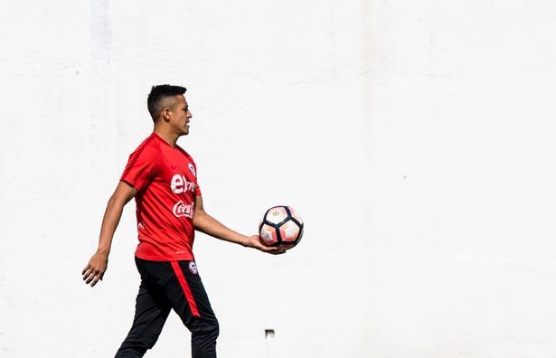Sanchez tập luyện cùng tuyển Chile - Bóng Đá