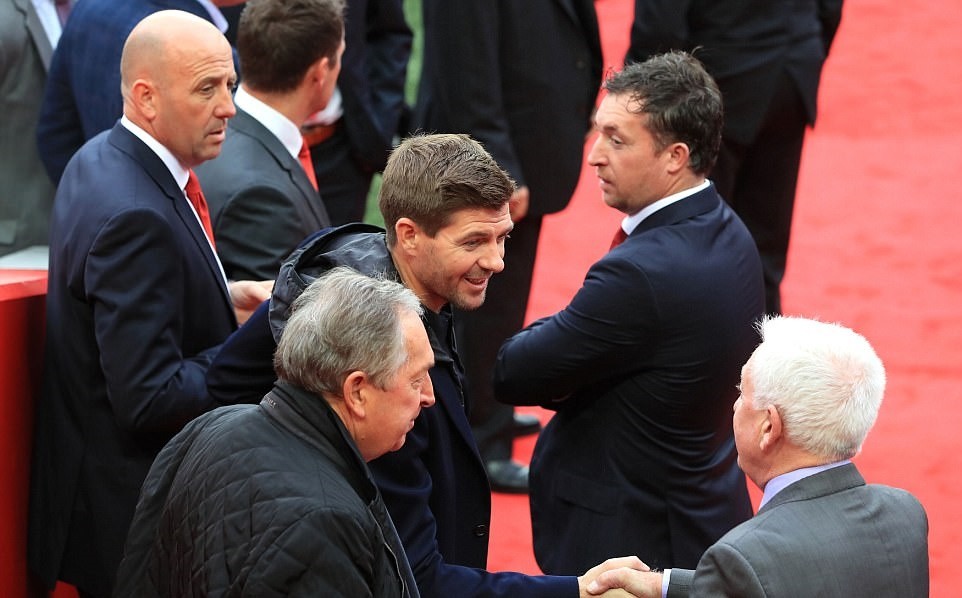 Sir Alex dự lễ tôn vinh đại kình địch Kenny Dalglish tại Anfield - Bóng Đá