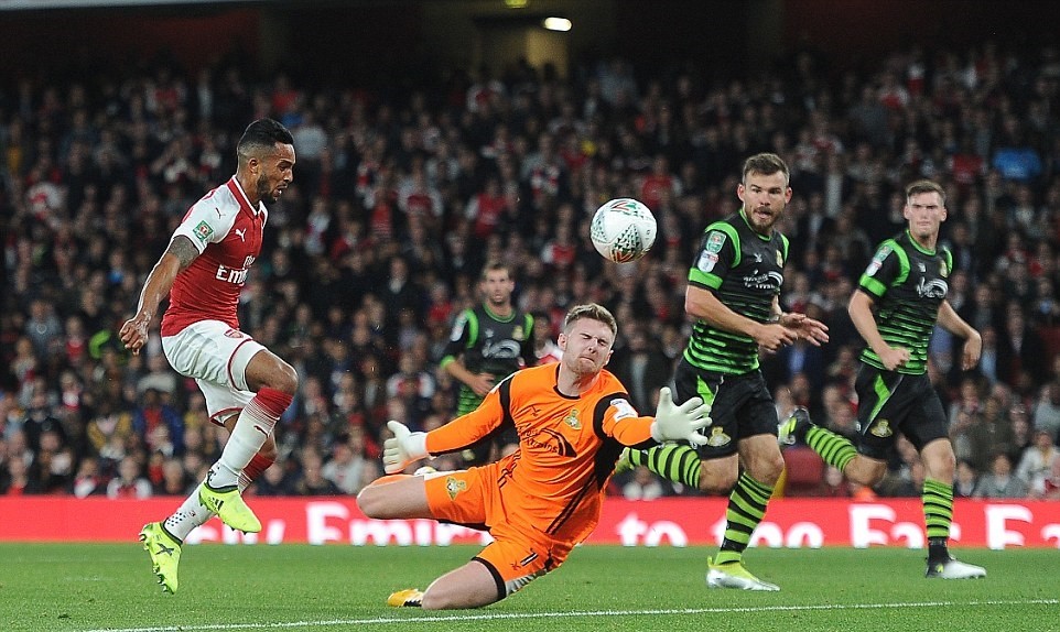 Arsenal 1-0 Doncaster Rovers: Vị khách đặc biệt - Bóng Đá
