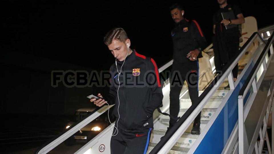 ẢNH BARCELONA HÀNH QUÂN ĐẾN MADRID TRONG ĐÊM - Bóng Đá