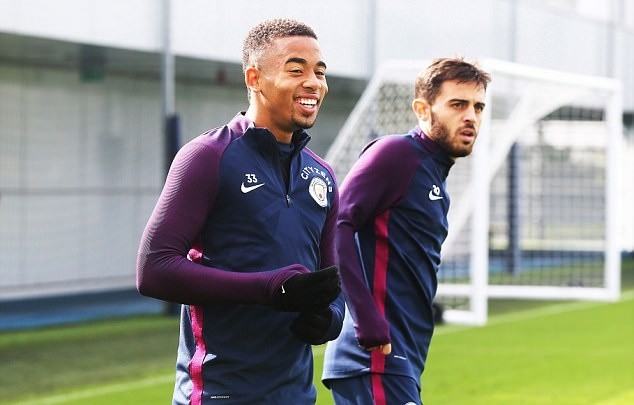 Được 'xả trại', Gabriel Jesus đi dự sinh nhật bạn thân - Bóng Đá