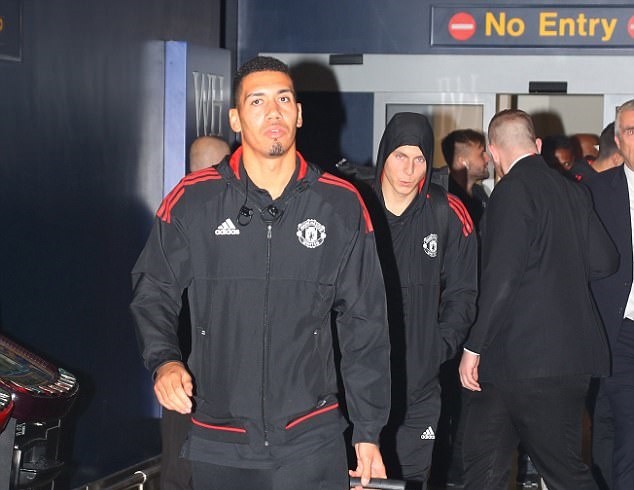 Ảnh Man Utd trở lại Anh - Bóng Đá