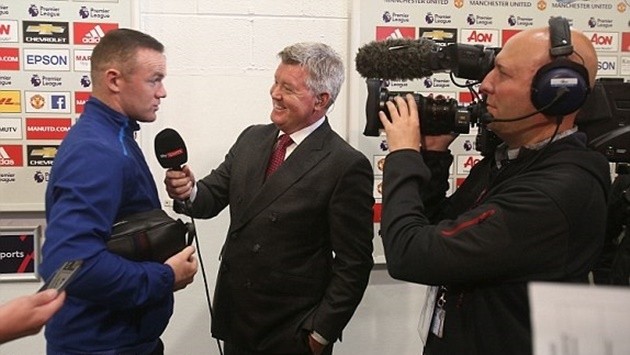 Chùm ảnh: Man Utd đến sân Old Trafford - Bóng Đá