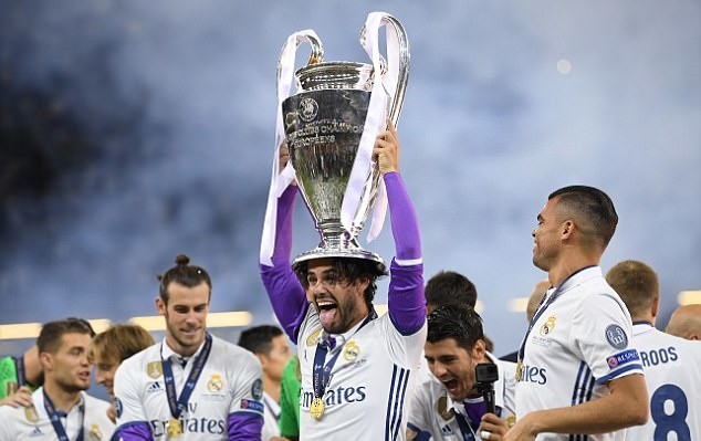 Chùm ảnh Isco ký hợp đồng - Bóng Đá