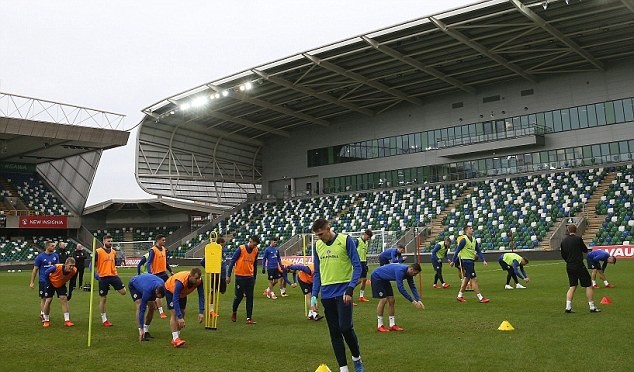 Cựu sao M.U tập sung sức, quyết giúp Bắc Ireland giành vé World Cup - Bóng Đá