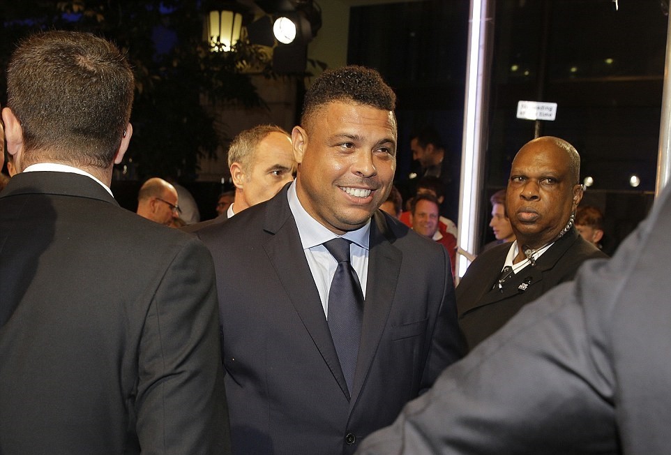 Ronaldo & Hàng loạt sao bự tề tựu ở Gala FIFA The Best 2017 - Bóng Đá
