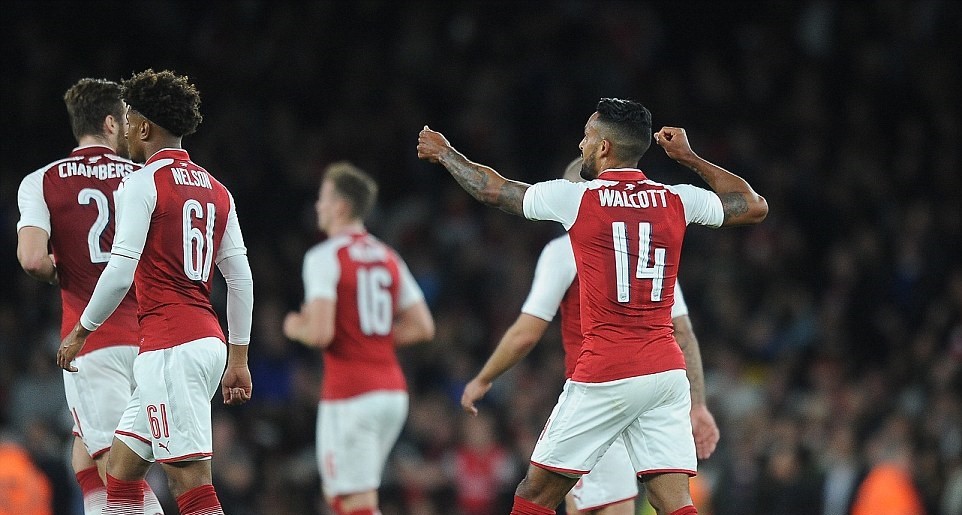 Arsenal 1-0 Doncaster Rovers: Vị khách đặc biệt - Bóng Đá