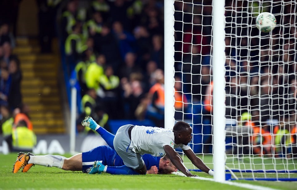 Chelsea 2-1 Everton: Sôi động phút bù giờ - Bóng Đá