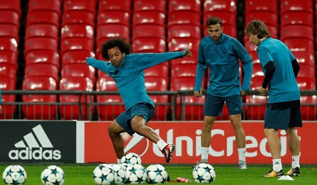 Gạt sầu ở La Liga, Ronaldo và đồng đội chờ bắn hạ Tottenham - Bóng Đá