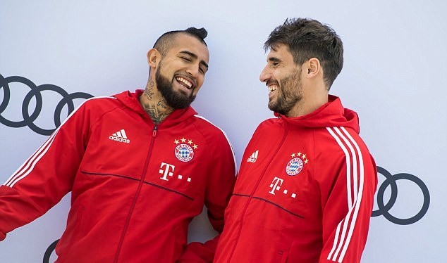 Chùm ảnh: Dàn sao Bayern Munich nhận siêu xe Audi - Bóng Đá
