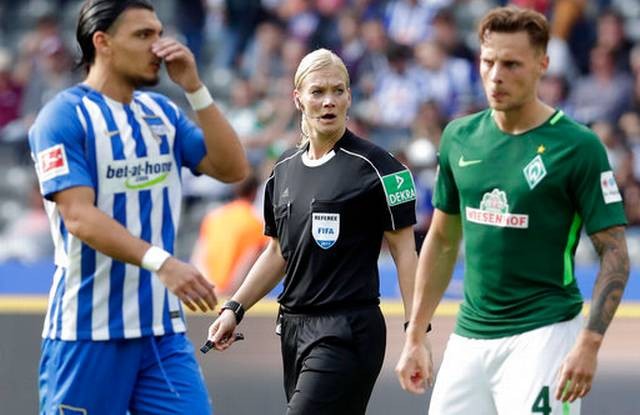 Nữ trọng tài đầu tiên cầm còi ở Bundesliga - Bóng Đá