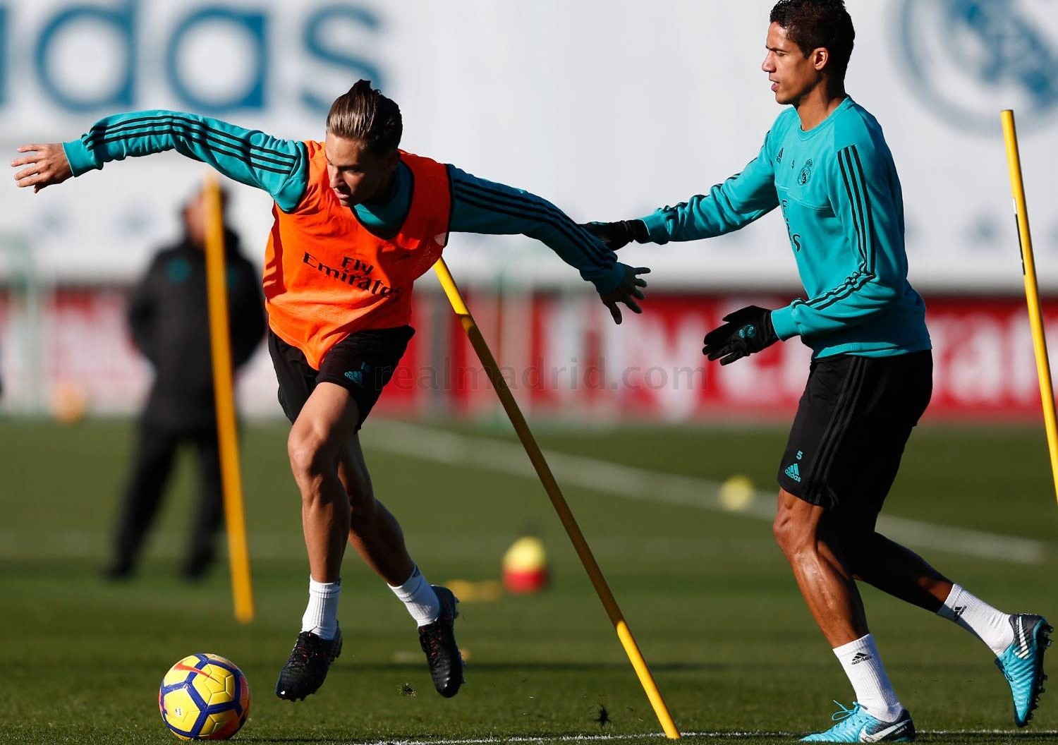Chùm ảnh: Real Madrid tập luyện - Bóng Đá