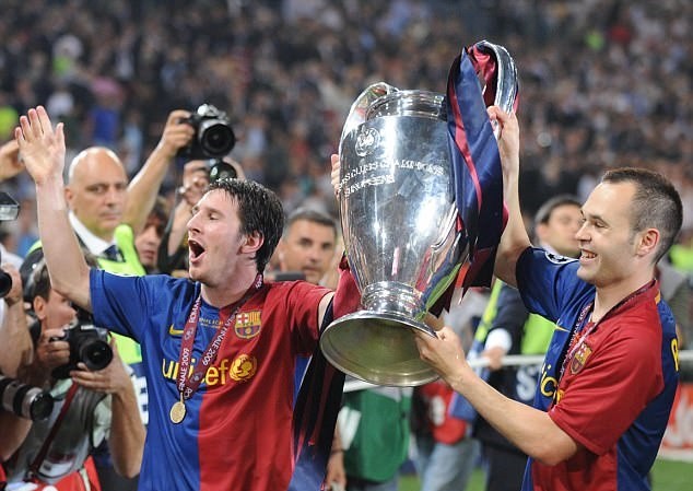 Andres Iniesta rạng rỡ gắn bó 'trọn đời' với Barcelona - Bóng Đá
