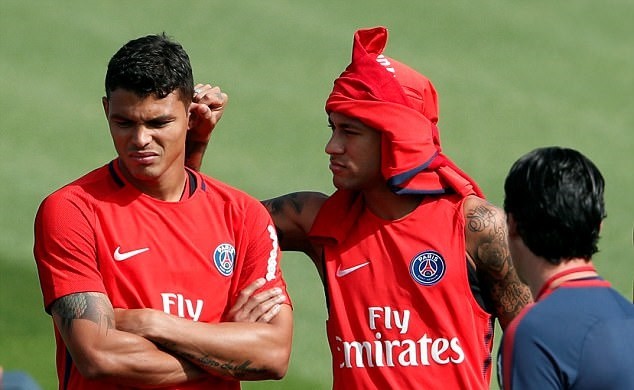 Mặc kệ Barca, Neymar lao vào tập luyện - Bóng Đá