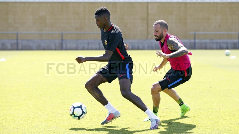 Sau tất cả, Dembele đã bớt lạc lõng tại Barca - Bóng Đá