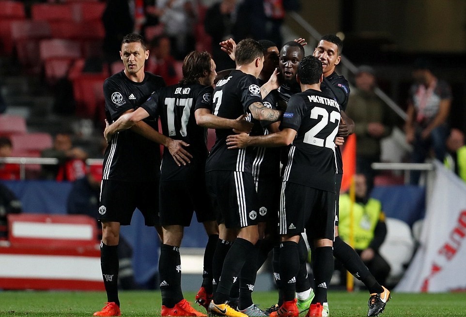 Ảnh sau trận Man Utd - Bóng Đá