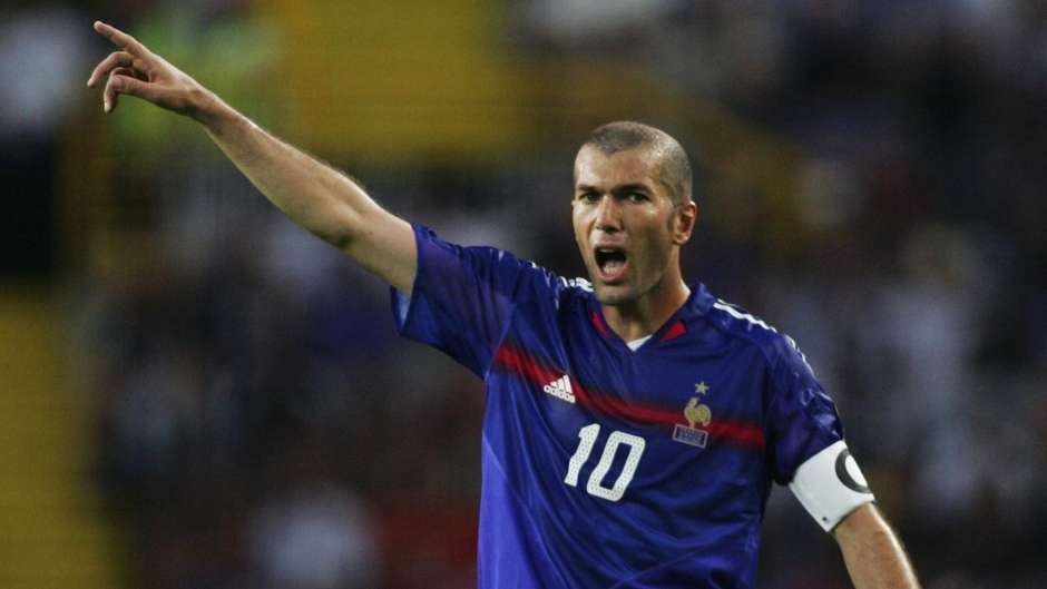 Ronaldo loại CR7, chọn Messi vào đội hình vĩ đại nhất lịch sử - Bóng Đá