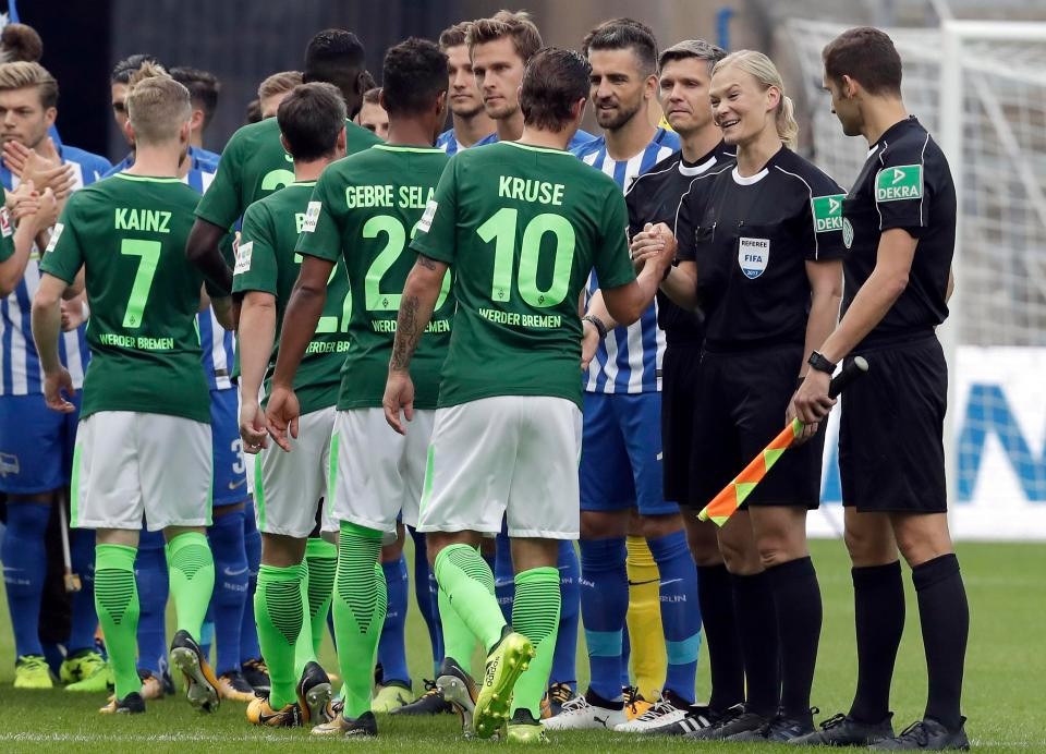 Nữ trọng tài đầu tiên cầm còi ở Bundesliga - Bóng Đá