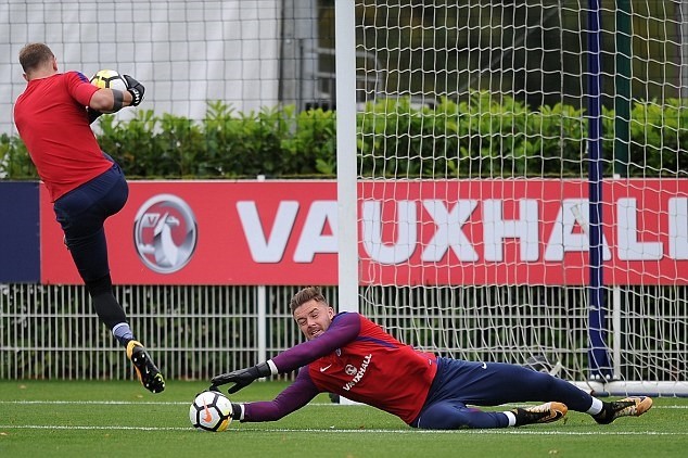 Rashford căng thẳng trong buổi tập thứ 2 của tuyển Anh - Bóng Đá