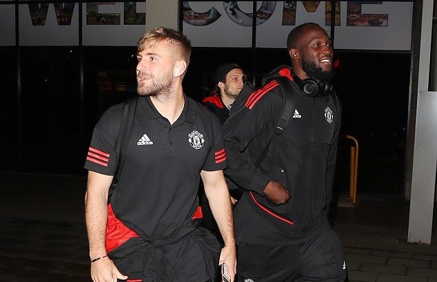 Ảnh Man Utd trở lại Anh - Bóng Đá