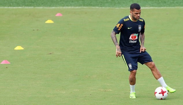 Neymar 'quẩy' cực sung, chờ so tài 'Mãnh hổ' Falcao - Bóng Đá