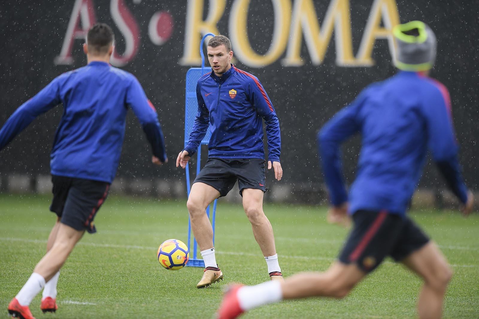 Hiểm họa năm mới, Roma 'back-to-back' Sampdoria - Bóng Đá