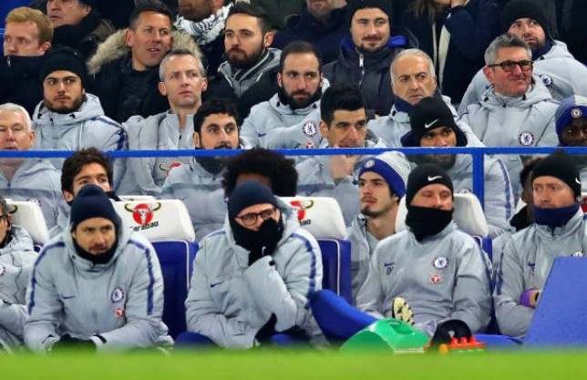 Giroud phung phí cơ hội, Higuain căng thẳng thấy rõ - Bóng Đá