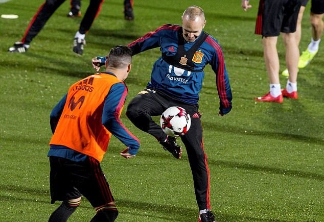 Alvaro Morata và De Gea 'chạm mặt' ở tuyển  - Bóng Đá