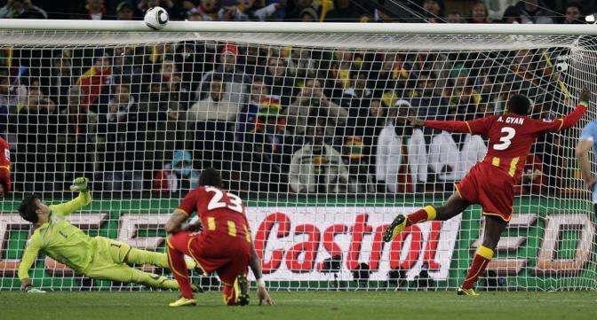 HLV Thái Lan: Nhân chứng sống của 2 quả penalty nghiệt ngã - Bóng Đá