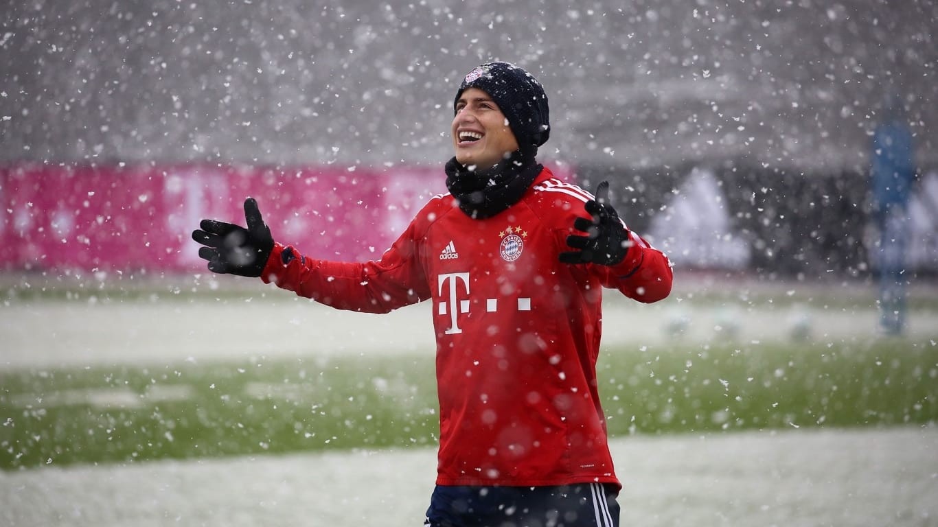Tuyết rơi trắng xóa, sân tập Bayern Munich vẫn đón tin vui - Bóng Đá