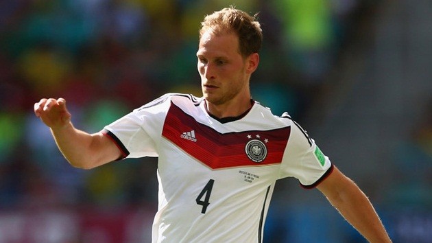 Ảnh Howedes kiểm tra y tế ở Juventus - Bóng Đá