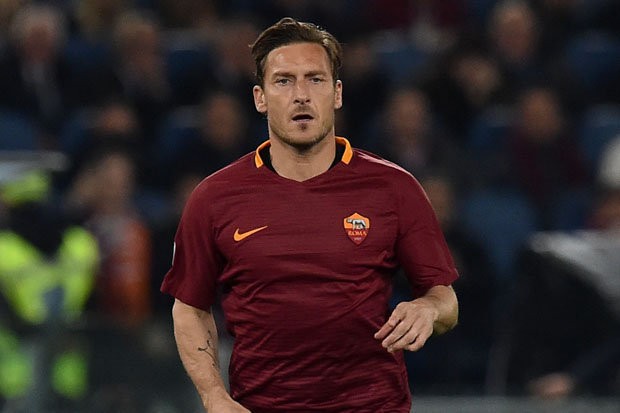 Fan từng kéo dài hạn tù để gặp Totti - Bóng Đá
