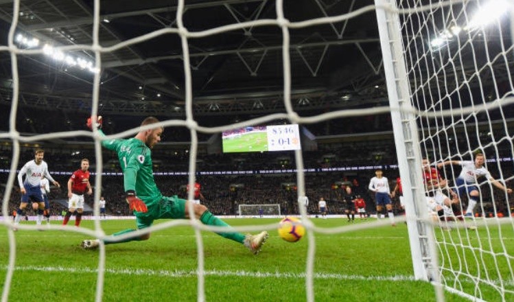 Mata phản ứng khó tin với De Gea sau trận - Bóng Đá