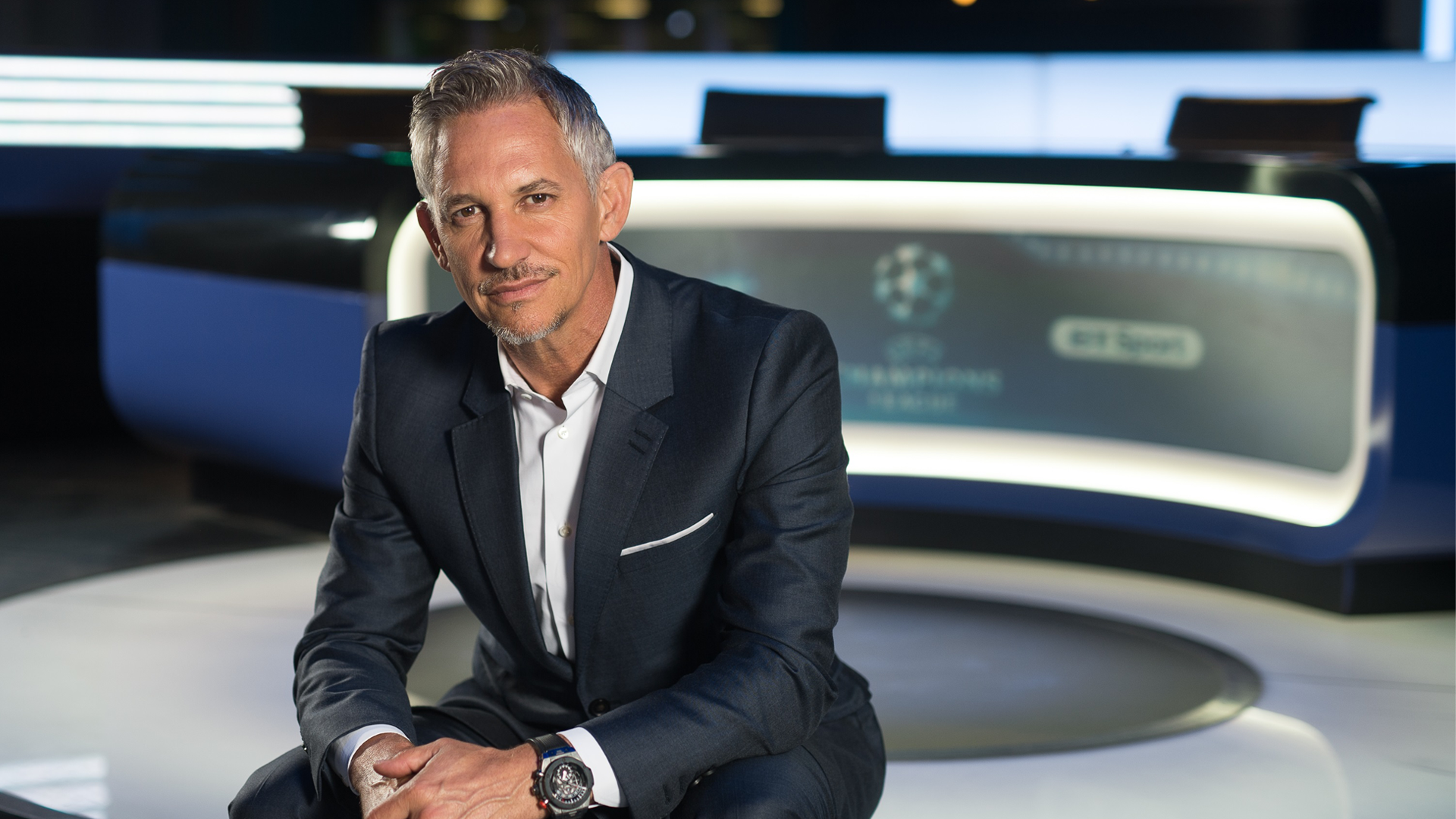 gary lineker: barca giữ chân Messi không quan trọng bằng tìm người thay Neymar - Bóng Đá