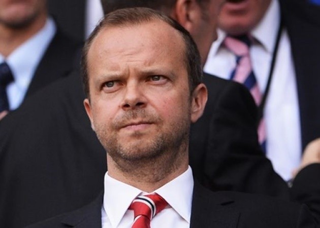 Gary Neville chỉ điểm cho Ed Woodward cách 