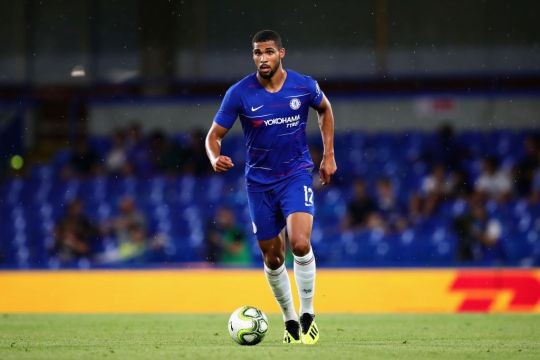 Ferdinand xúi Loftus-Cheek rời Chelsea - Bóng Đá