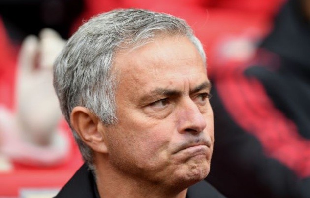 Carragher chỉ ra sai lầm lớn nhất của Mourinho tại Man Utd - Bóng Đá