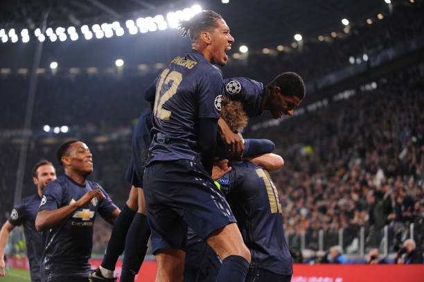 CĐV Juve làm điều không tưởng với Paul Pogba - Bóng Đá