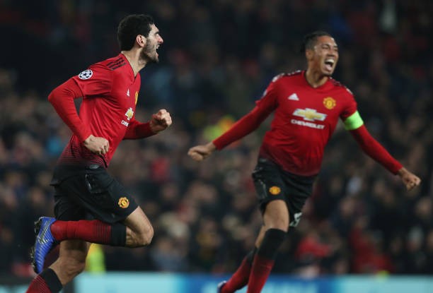 CĐV Man Utd thót tim với tình huống 'kinh dị' của Phil Jones - Bóng Đá