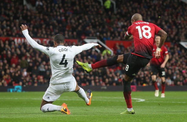 TRỰC TIẾP Man Utd 1-0 Fulham: Siêu phẩm thủ quân (H1) - Bóng Đá