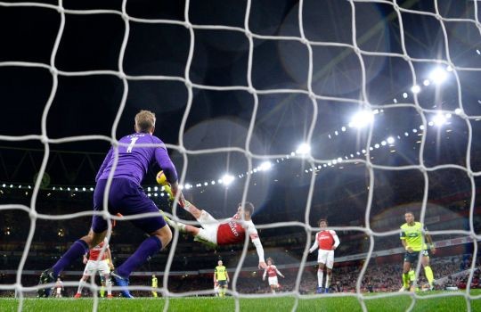 Emery gửi thông điệp đến Torreira - Bóng Đá