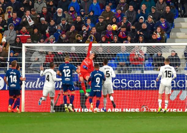 5 điểm nhấn Huesca 0-1 Real Madrid: Buồn cho Navas nhưng hôm nay là ngày của Courtois! - Bóng Đá
