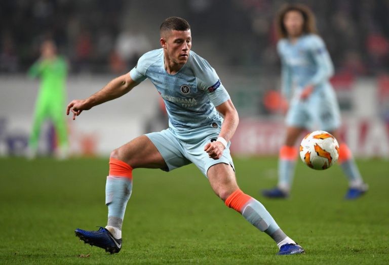 Fan Chelsea ném đá Barkley - Bóng Đá