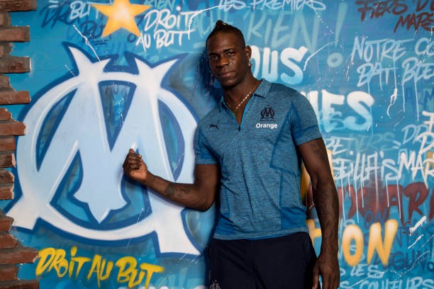CHÍNH THỨC: 'Ngựa chứng' Balotelli ra mắt đội bóng mới - Bóng Đá
